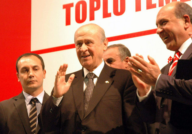 Turistlerin ilgi odağı Devlet Bahçeli yüzükleri - Resim: 1