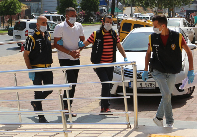 Antalya'da 2 kişi arasındaki yumruklu kavga ölümle bitti - Resim: 0