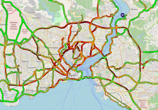 İstanbul'da trafik yoğunluğu yüzde 70'i geçti! Araçlar yollarda kaldı - Resim: 0