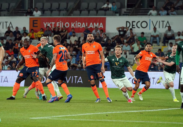 Başakşehir rahat turladı! Play-off turundaki rakibi belli oldu - Resim: 0