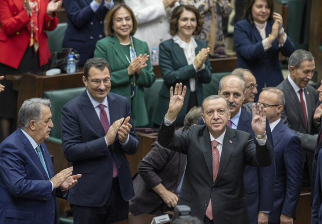 Cumhurbaşkanı Erdoğan'dan Suriye'ye kara harekatı mesajı: Teröristlerin tepesine bineceğiz - Resim: 0