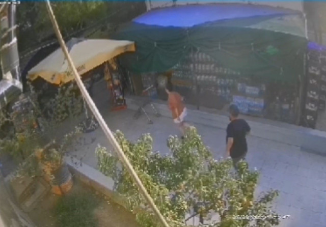 Çanakkale'de bıçaklı saldırı: Eski kocası serbest bırakılan genç kadın yardım çığlığı attı - Resim: 0