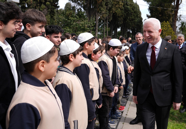 Mehmet Akif Ersoy, İstiklal Marşı'nın kabulünün 104. yılında kabri başında anıldı - Resim: 1