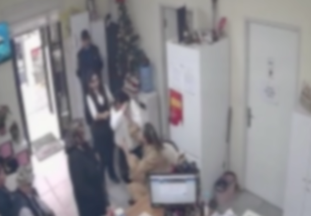 Fakirlik belgesi alamadığı için çıldırdı! Muhtara saldırdı - Resim: 0