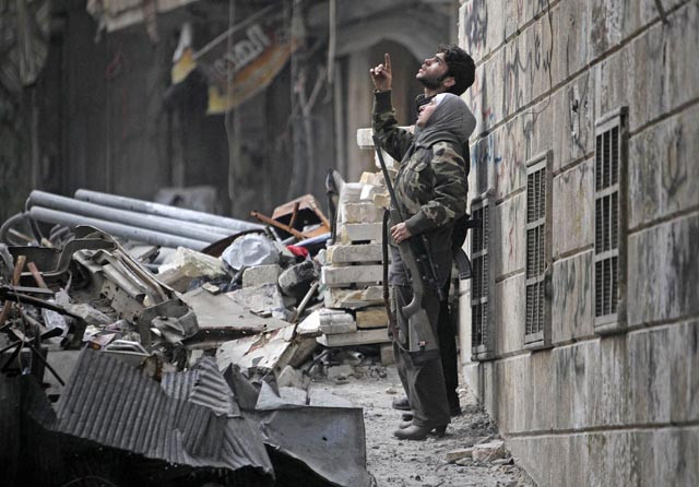 Suriye'deki keskin nişancı kadın - Resim: 3