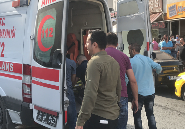 Esenyurt'ta taksi durağında silahlar patladı: 2 ölü 1 yaralı - Resim: 1