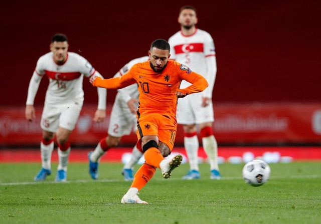 Yusuf Yazıcı'dan Uğurcan Çakır'a penaltı taktiği: Sonuna kadar bekle kanka - Resim: 0