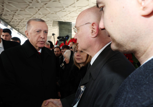 Deniz Baykal son yolculuğuna uğurlandı! Cenaze namazına Cumhurbaşkanı Erdoğan da katıldı - Resim: 3
