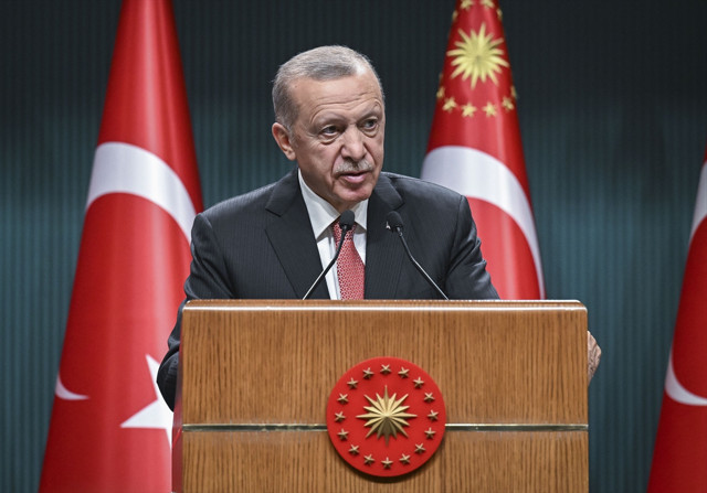 Kabine toplantısı sona erdi! Erdoğan müjdeleri peş peşe sıraladı: Memur ve emekli maaşı zammı için tarih verdi! - Resim: 1