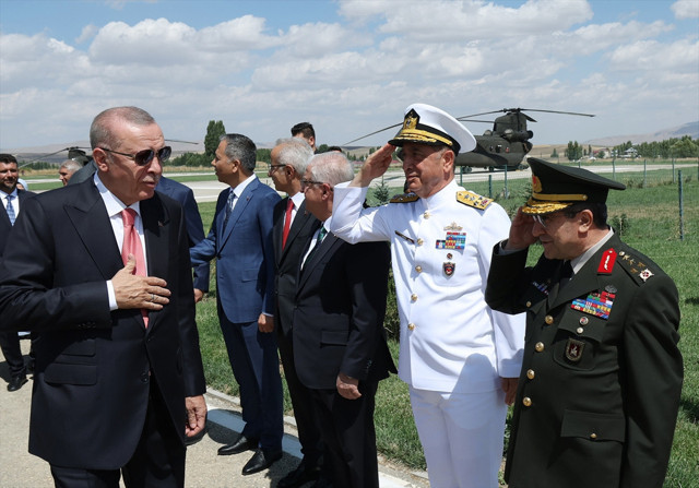 Cumhurbaşkanı Erdoğan: Malazgirt zulme karşı kenetlenmenin zaferidir - Resim: 0