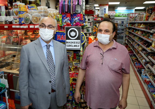 Esnafı denetime çıkan İzmir Valisi Köşger: Durum 1 ay öncesine göre kötü - Resim: 1