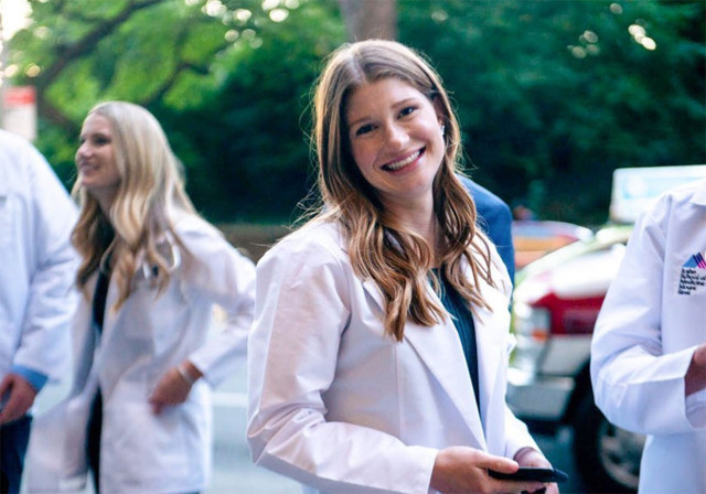 Bill Gates’in kızı korona aşısı olup paylaştı: Babamı beynimin içine çip olarak yerleştiremedi - Resim: 1