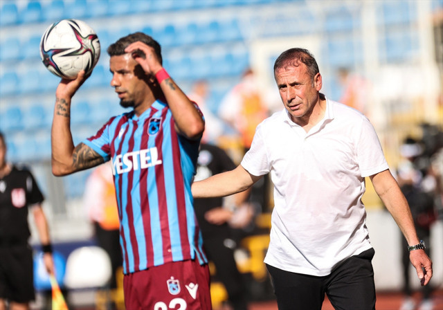 Trabzonspor konuk olduğu Kasımpaşa'yı tek golle geçti - Resim: 0