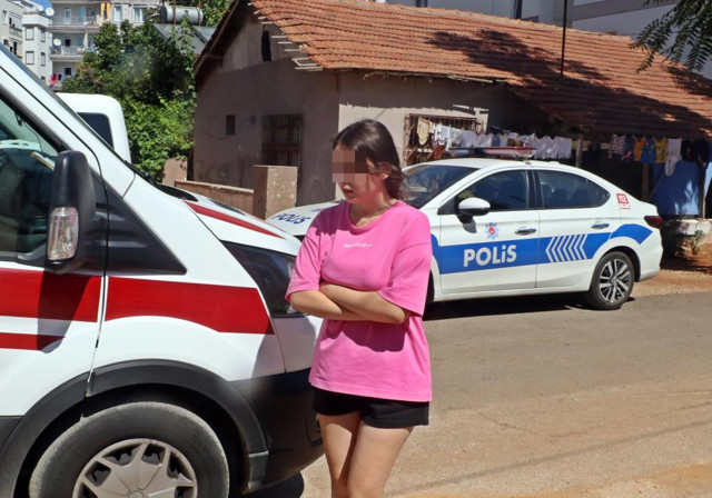 Eşi ve çocuklarını rehin alan adam yakalandı 'Karakola götüre götüre evde bıçak kalmadı' dedi - Resim: 0