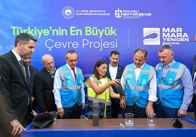 Bakan Mehmet Özhaseki, İzmit Körfezi'ndeki dip çamuru temizliği çalışmalarını inceledi - Resim: 5