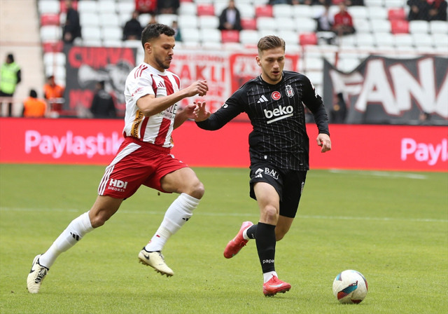 Beşiktaş Antalyaspor'u yenerek Ziraat Türkiye Kupası'nda çeyrek finale yükseldi - Resim: 3