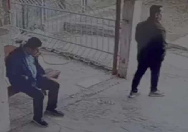 Okul bahçesinde korkunç saldırı! 12 yaşındaki öğrenci okul müdürünü tüfekle vurdu - Resim: 1