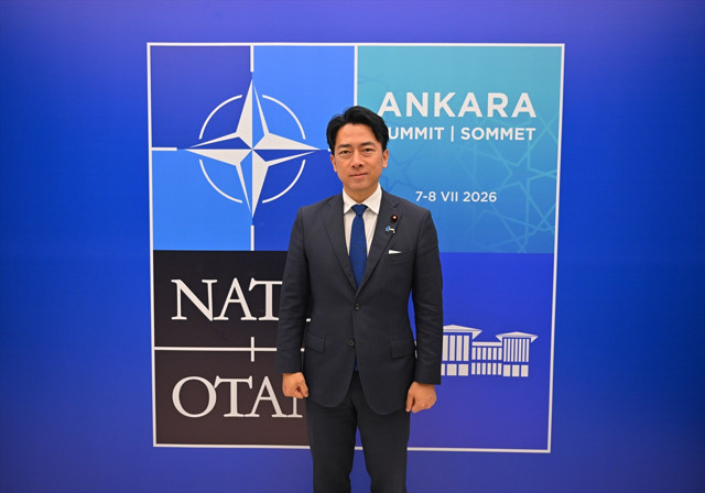 NATO zirvesi için Türkiye'ye gelen Japon Bakan'ın 