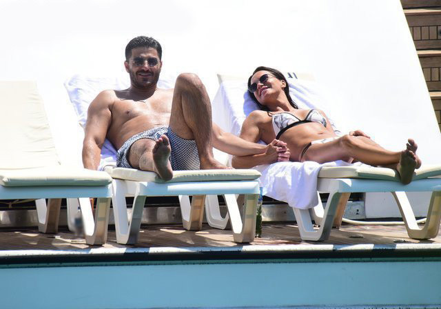 Ebru Şallı'yı topa tuttular "Şereften yoksun bir kadın..." - Resim: 1