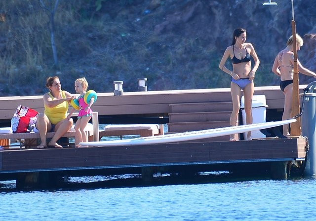 Yasemin Özilhan sezonu açtı düzgün fiziğiyle beğeni aldı - Resim: 2