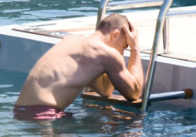 Serenay Sarıkaya ve Kerem Bürsin'den iyiyiz pozu! - Resim: 2