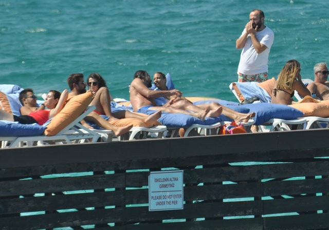 İlhan Mansız sevgilisi ile dudak dudağa - Resim: 3