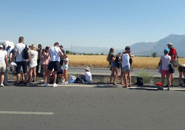 Denizli'de turistlerin tur otobüsü devrildi! Yaralılar var - Resim: 1