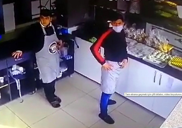 Mersin'de ilginç olay: Kavgadan korkan 2 işçi dolaba saklandı - Resim: 0