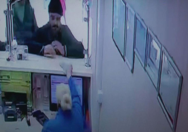 Bir anlık dalgınlık 11 bin liraya mal oldu döviz bürosu çalışanı yanlış hesapladı - Resim: 0