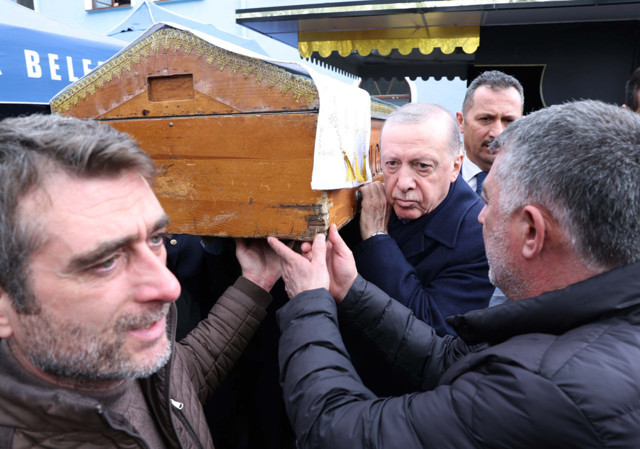 Cumhurbaşkanı Erdoğan, Burhan Abiş'in cenaze törenine katıldı - Resim: 0