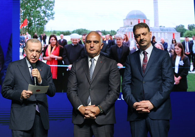 Cumhurbaşkanı Erdoğan: Evliliğin zorlaştırılmasını asla doğru bulmuyoruz - Resim: 1