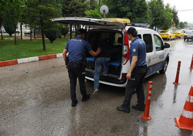 49 ayrı dosyadan aranması vardı! Cezaevi firarisi Tavşanlı'da yakalandı - Resim: 1