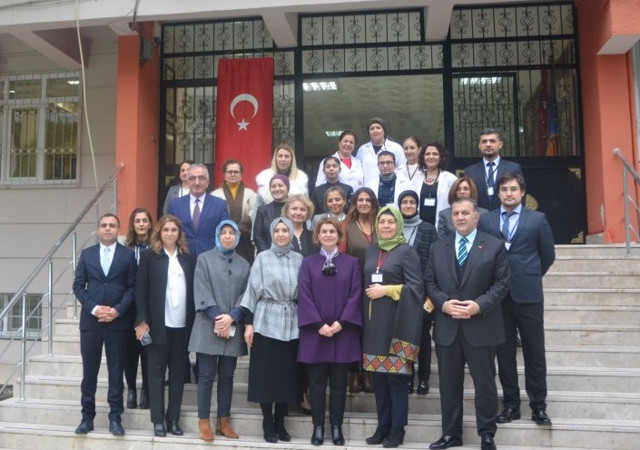 Mersin Milli Eğitim Müdürlüğü fabrika gibi sağlık malzemesi üretiyor - Resim: 0