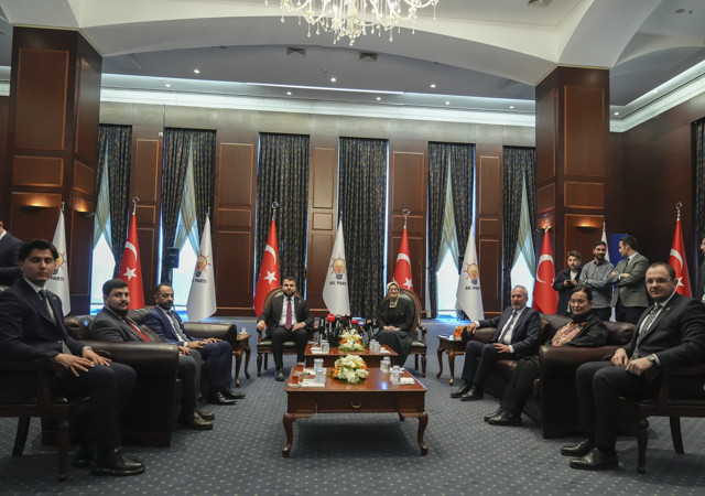 Siyasi partiler arasında bayramlaşma günü, AK Parti ile CHP bayramlaşmasında "birlikte çalışma" mesajları verildi - Resim: 1