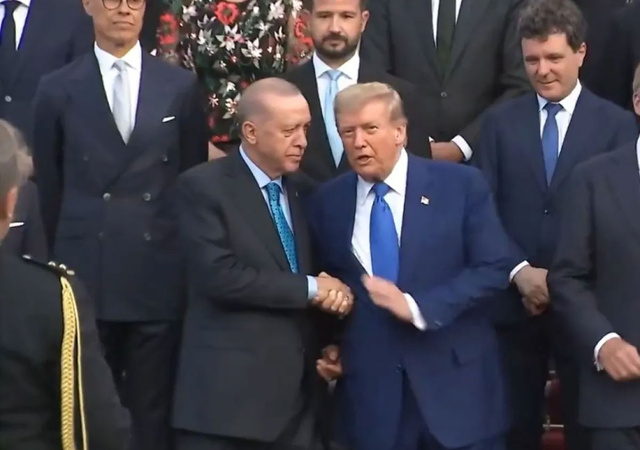 Erdoğan ile Trump, NATO aile fotoğrafında yan yana poz verdi - Resim: 2
