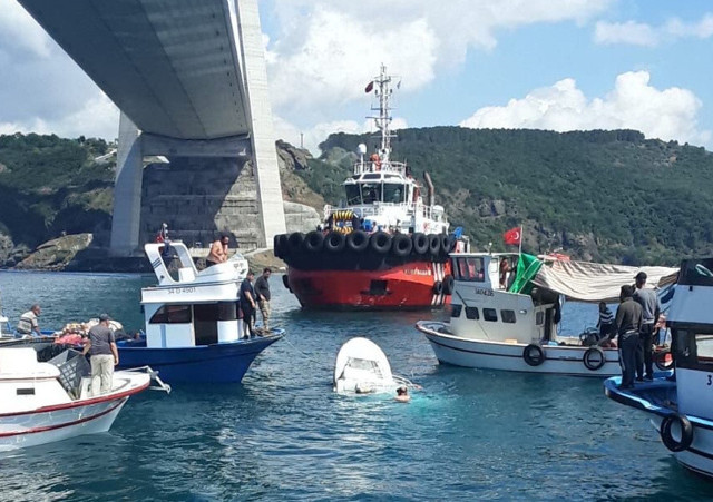 İstanbul Boğazı'nda gemi ile balıkçı teknesi çarpıştı 2 ölü - Resim: 0
