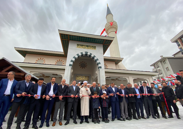 Ali Erbaş: Yeni bir cami daha açıyoruz, şaşırıp kalıyorlar - Resim: 0
