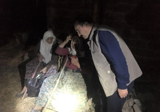 Manisa ve Kütahya'da orman yangını! 20 ev boşaltıldı, 40 kişi tahliye edildi - Resim: 3