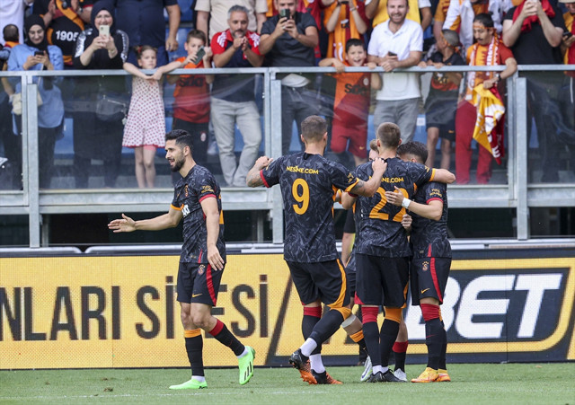 Galatasaray ilk yarıda işi bitirdi! - Resim: 1