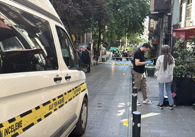 Beyoğlu'nda korkunç olay! Yolda yürürken arkasından yaklaşıp... - Resim: 0