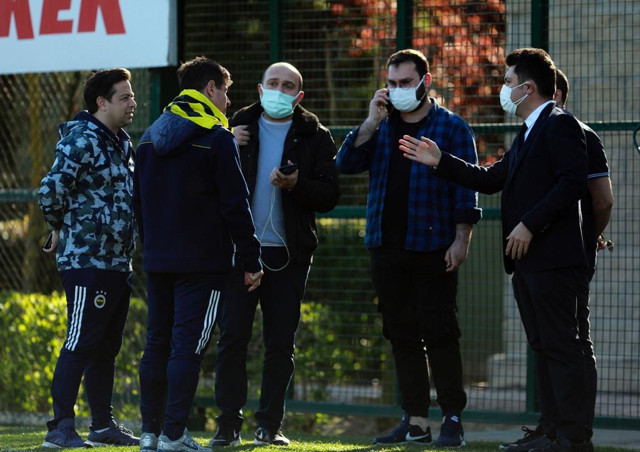 Emre Belözoğlu, maç sonu Aykut Kocaman'la ne konuştu? Çok konuşulan kareye ilk yorum - Resim: 0