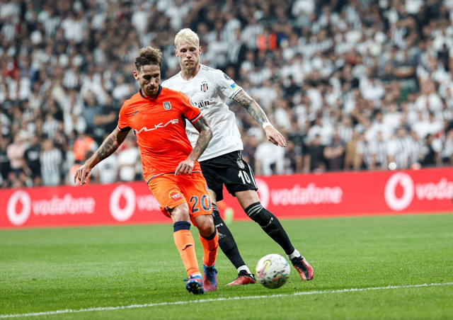 Başakşehir, Vodafone Park'ta Beşiktaş'ın yenilmezlik serisine son verdi - Resim: 0