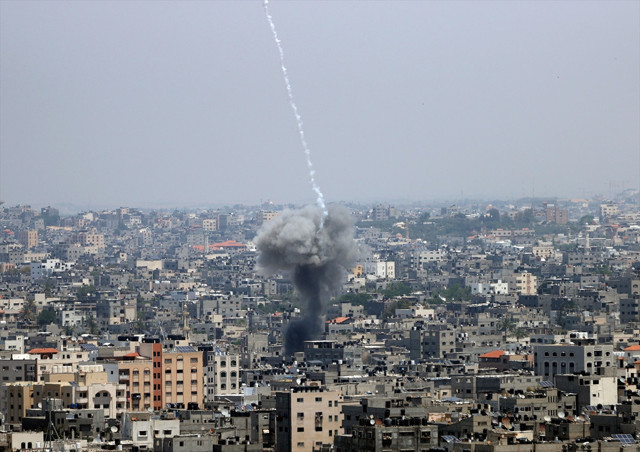 İsrail Gazze Şeridi'ne tekrar saldırdı! Gazze roketlerle karşılık verdi! - Resim: 0