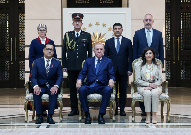 Büyükelçilerden Cumhurbaşkanı Erdoğan'a güven mektubu - Resim: 0