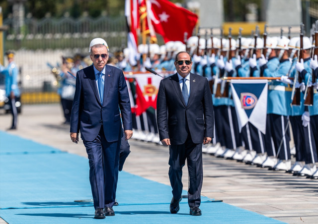 Cumhurbaşkanı Erdoğan, Mısır Cumhurbaşkanı es-Sisi'yi resmi törenle karşıladı - Resim: 0