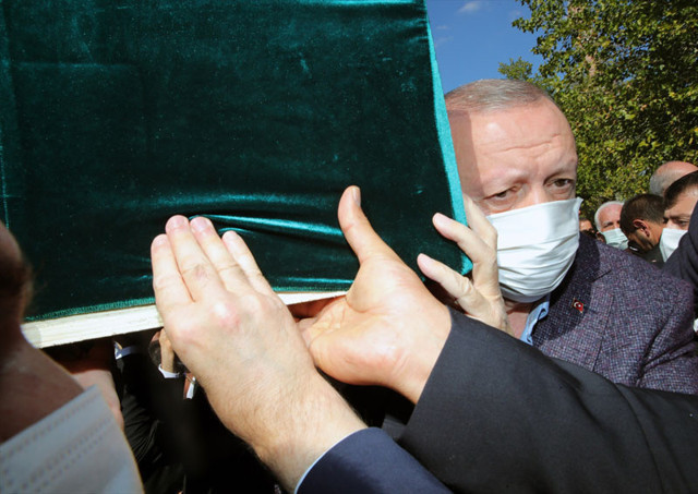 Oğuzhan Asiltürk son yolculuğuna uğurlandı - Resim: 5