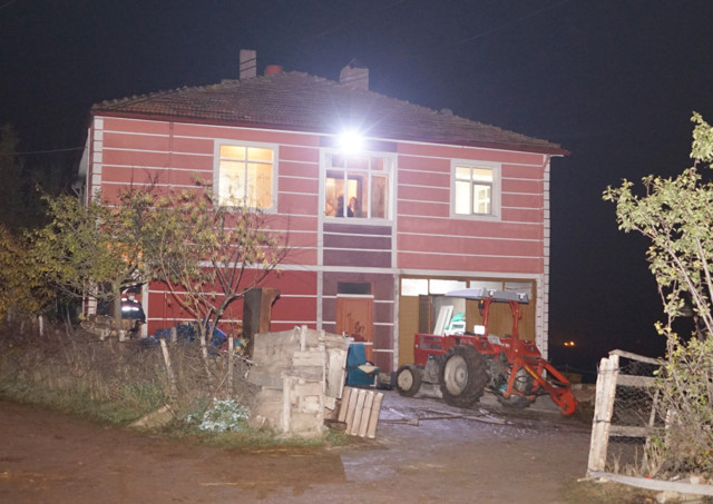 Bu ev 1 haftada 5 kez yandı! Bu evi kim yakıyor? - Resim: 0