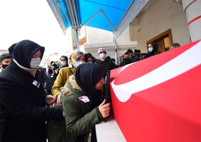 Şehit Piyade Teğmen Murat Alyakut'un cenaze namazını imam ağabeyi kıldırdı - Resim: 0