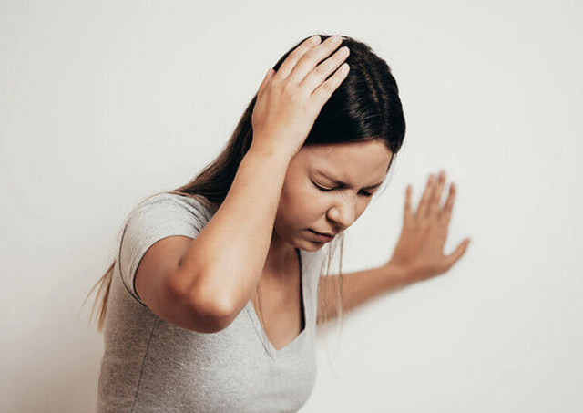 Başım dönüyor kulaklarım uğuldayıp çınlıyor diyorsanız dikkat! O hastalığın habercisi olabilir - Resim: 0