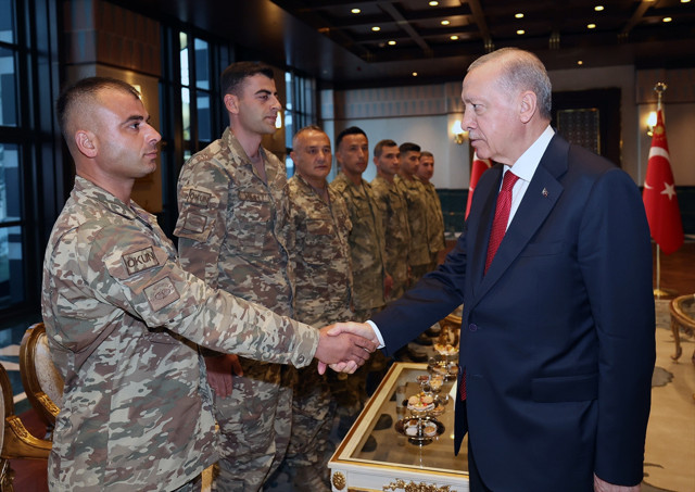 Cumhurbaşkanı Erdoğan derece alan sporcu ve askerleri kabul etti - Resim: 1